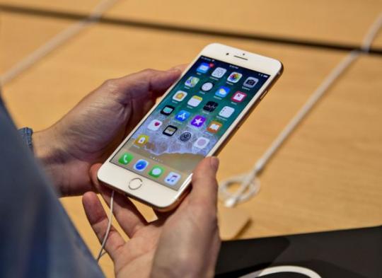 Apple представит осенью свой самый большой iPhone