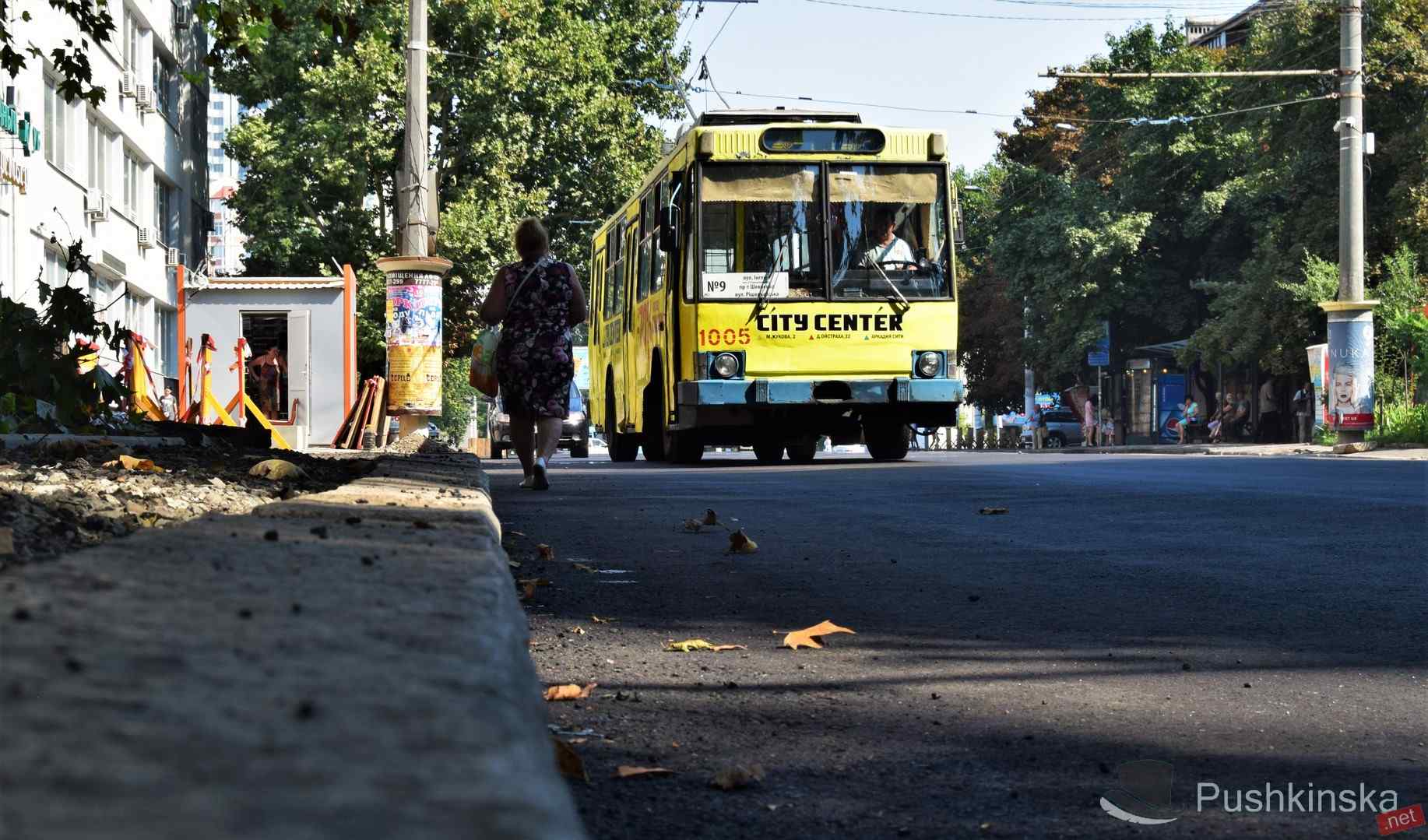 Проезд по Сегедской открыли, хотя работы еще не закончены. Фото