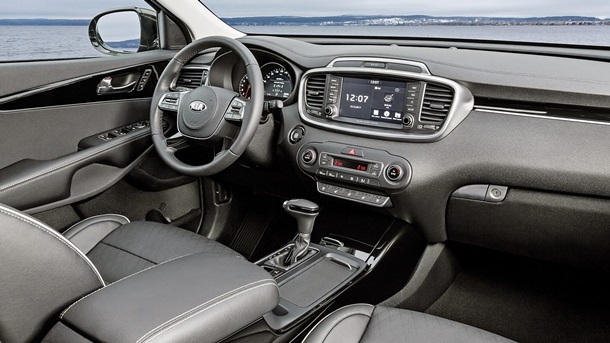 Тест-драйв обновленного кроссовера Kia SorentoСюжет
