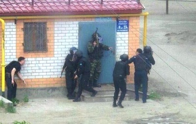 В Актобе проводится спецоперация по задержанию террористов