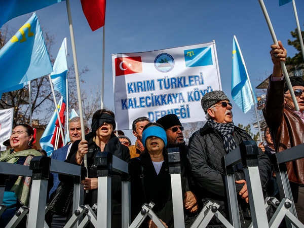 В Анкаре протестовали против оккупации Россией Крыма (фото)