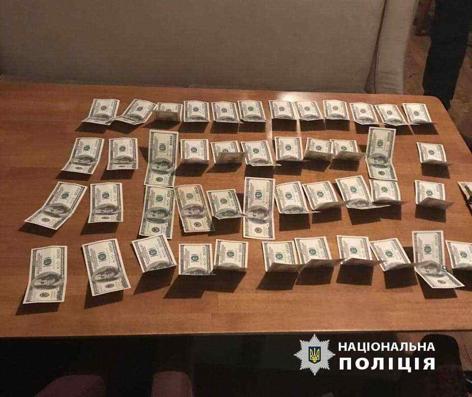 В Одессе чиновник Гоструда «погорел» на взятке 4 500 долларов США. Фото