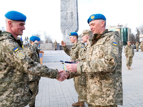 В Одессе состоялся досрочный выпуск курсантов Военной академии (фото)