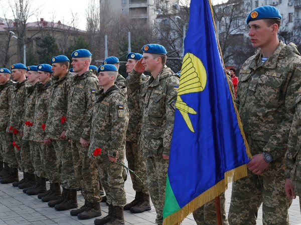 В Одессе состоялся досрочный выпуск курсантов Военной академии (фото)