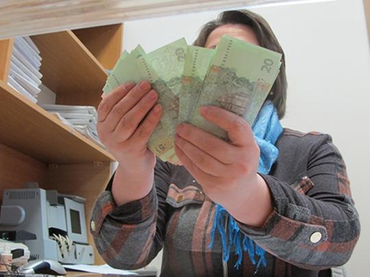 За месяц украинские предприятия увеличили зарплатную задолженность на 116,5 миллиона гривен