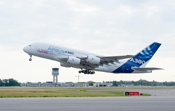 Airbus резко сократит выпуск крупнейших самолетов