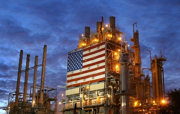 Цены на нефть снижаются на росте запасов в США