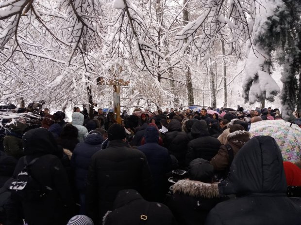 Главные новости 14 декабря: взрыв в Фастове, Косово создает армию и молебен в снегу от УПЦ МП