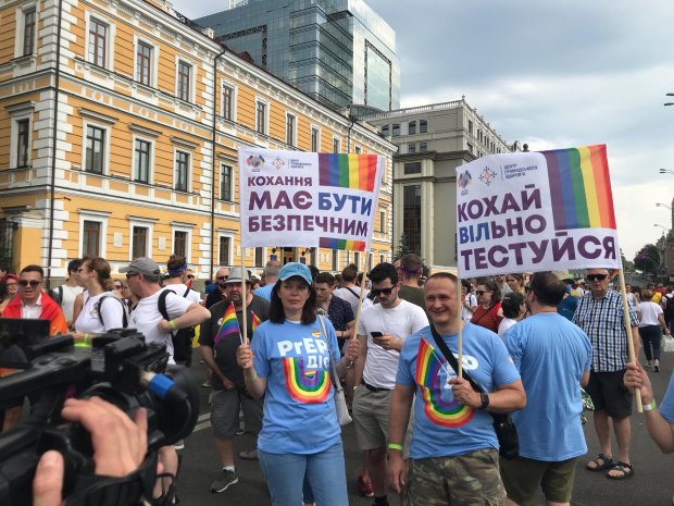 Головні новини 23 червня: провокації на Марші рівності в Україні та низка скандалів у Нацполіції