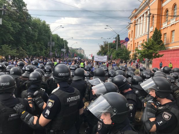 Головні новини 23 червня: провокації на Марші рівності в Україні та низка скандалів у Нацполіції