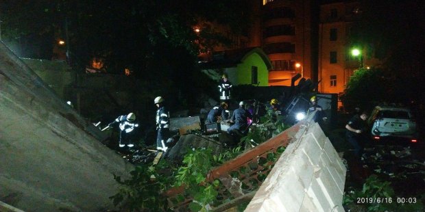 Громкий взрыв в центре Киева: какова причина и детали