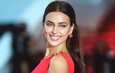 Ирина Шейк опубликовала откровенный снимок с пляжа
