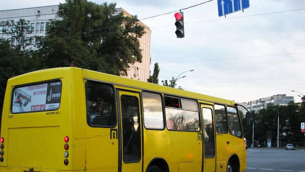 Кличко доручив перевірити київських перевізників через смертельну ДТП з маршруткою