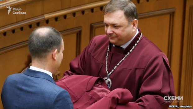 Команда Зеленського відповіла на незручні питання журналістів програми Схеми