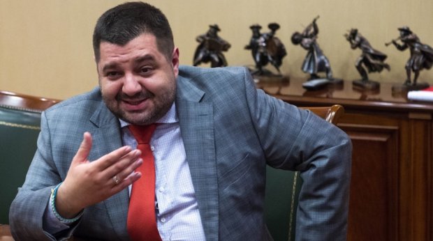 Корупціонери аплодують стоячи: що відбувається в Окружному адмінсуді
