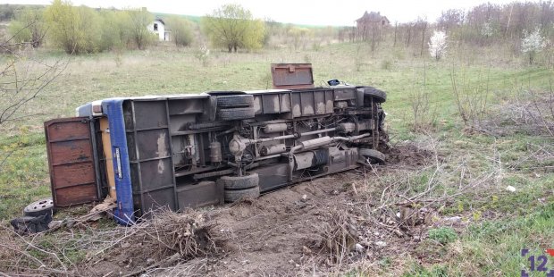 Легковушка столкнулась с автобусом под Луцком: много погибших и пострадавших, в том числе дети