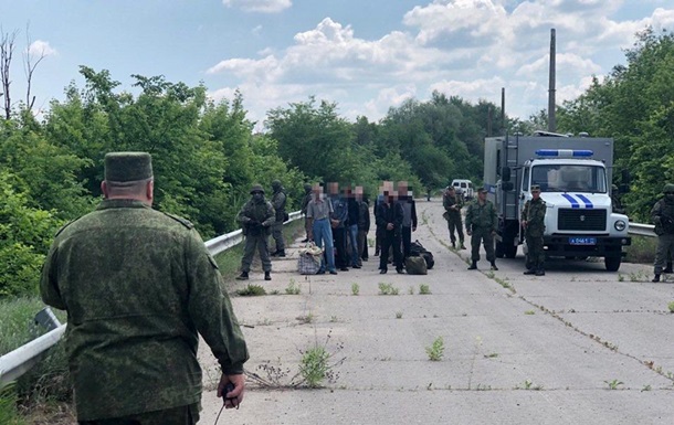 ЛНР передала Украине 60 заключенных