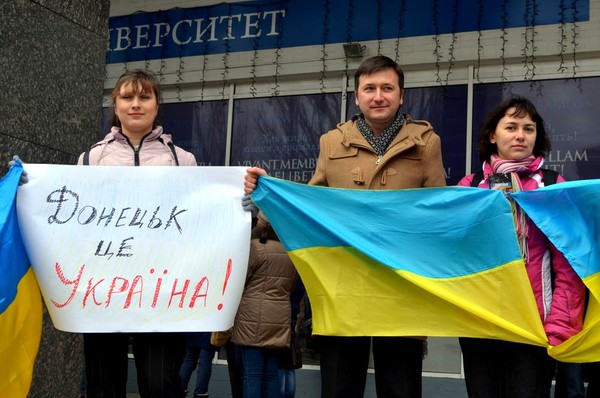 «Меня боевики избили, а председателю избирательной комиссии порезали живот» (фото, видео)