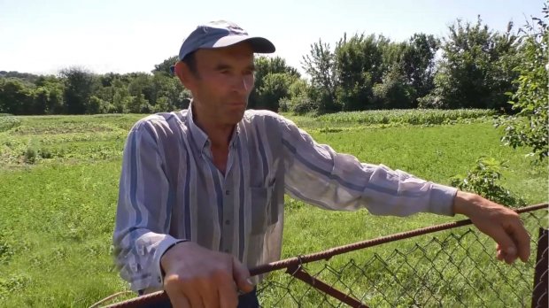 На Черкащині злива повиривала асфальт з ґрунту: як виживають люди у постраждалому селі