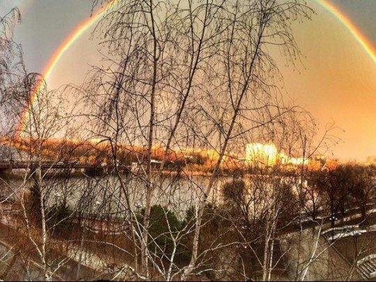 Над Донецком появилась двойная радуга (фото)
