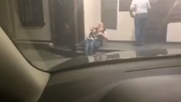 Пяний прокурор влаштував дебош біля ресторану у Черкасах: відео