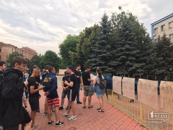 Полицейские застрелили 5-летнего мальчика: в городах требуют отставки Авакова – фото и видео
