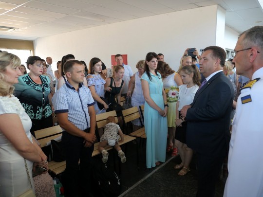 Полторак рассказал семьям пленных моряков, что делается для их возвращения домой (фото)