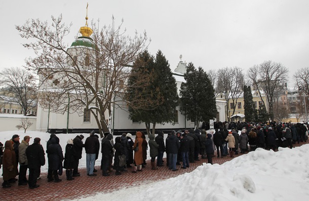 Пожары и очередь к Томосу. Как Украина отпраздновала РождествоСюжет