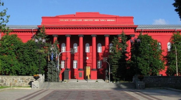 Про корупцію, радянську систему і повернення Портнова: відверте інтервю з випускниками КНУ