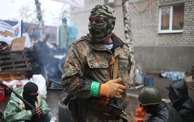 Протестующих в Славянске приютили в местном православном центре – мэр