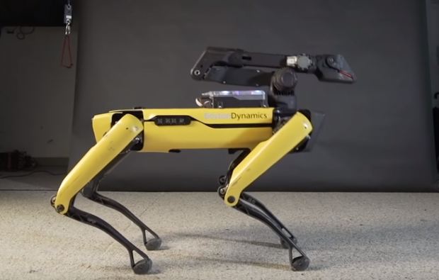 Робобуксир Boston Dynamics: четвероногие машины потащили грузовик