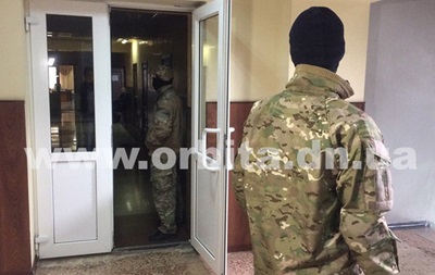 Силовики обыскали госпредприятие Мирноградуголь