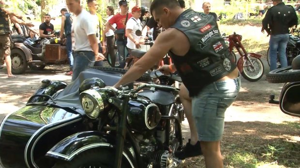Тисячі байкерів заполонили вулиці на Черкащині: вражаючі фото та відео