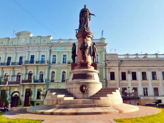 Украинский институт национальной памяти назвал памятники, которые нужно демонтировать в Одессе и Киеве