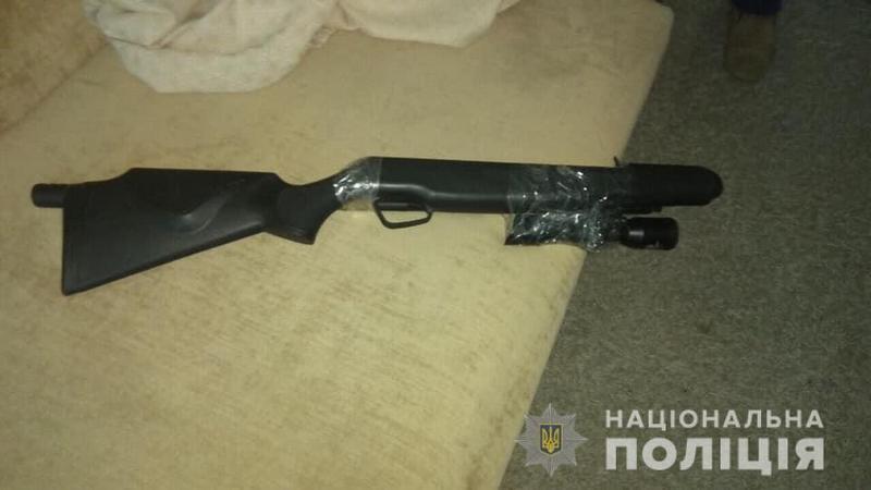 В Днепре мужчина устроил стрельбу из окон по людям: детали инцидента (фото)