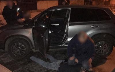 В Харькове полицейский и директор клуба продавали наркотики – прокуратура