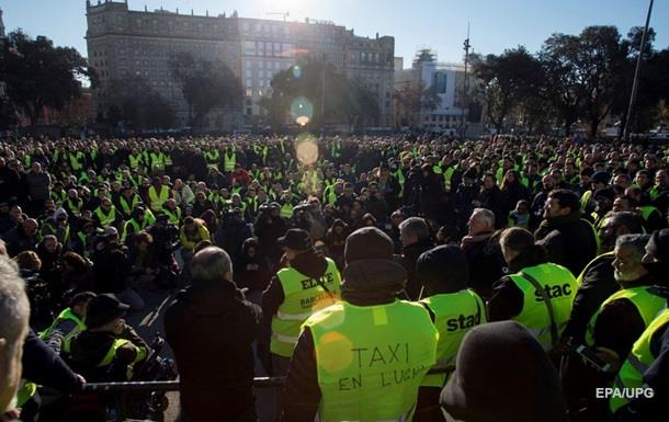В Испании тысячи таксистов вышли на протесты