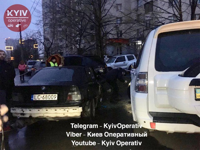 В Киеве пьяный иностранец разбил четыре авто: фото с места происшествия