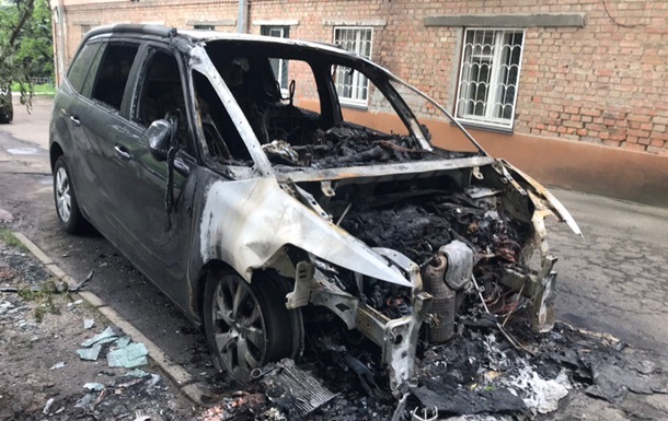 В Киеве сожгли авто главреда одного из телеканалов