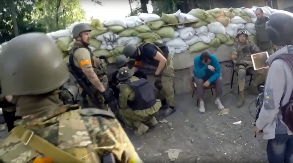 В Мариуполе сепаратисты заминировали подступы к баррикаде, но не успели подорвать, — боец «Азова»