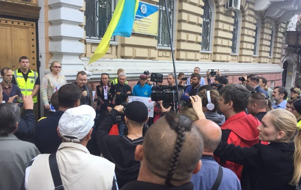 В Одессе второй день пикетируют управление полиции