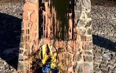 В Одесской области осквернили мемориал воинам УНР