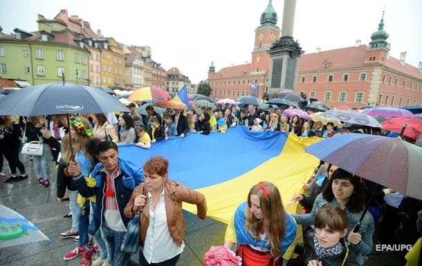 В Польше запустили информационную линию для украинцев