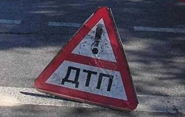 В Северодонецке мусоровоз врезался в маршрутку с людьми