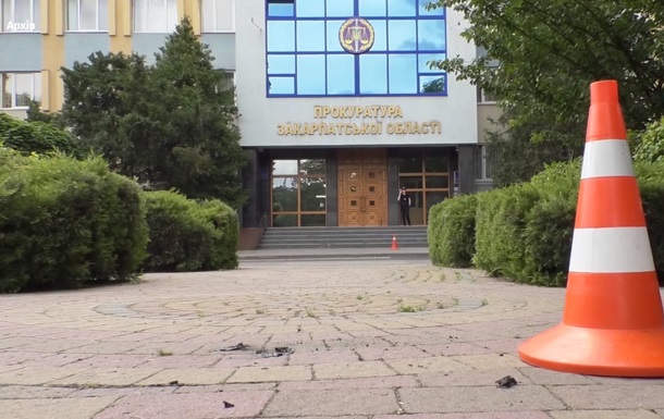 В Ужгороде умер мужчина, совершивший самоподжог возле прокуратуры