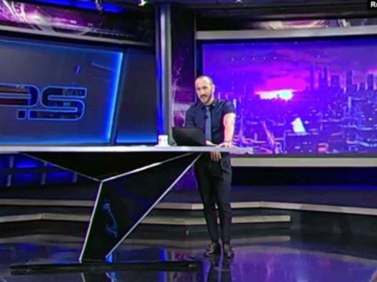 Ведущий грузинского телеканала Рустави-2 жёстко обматерил Путина в прямом эфире (видео)