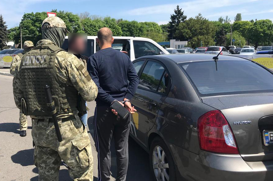 Вербовали моряков для перевозки нелегалов: в Украине раскрыли масштабную схему (фото, видео)