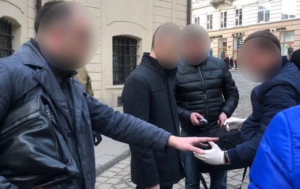 Во Львове на взятке задержали главу одного из управлений мэрии