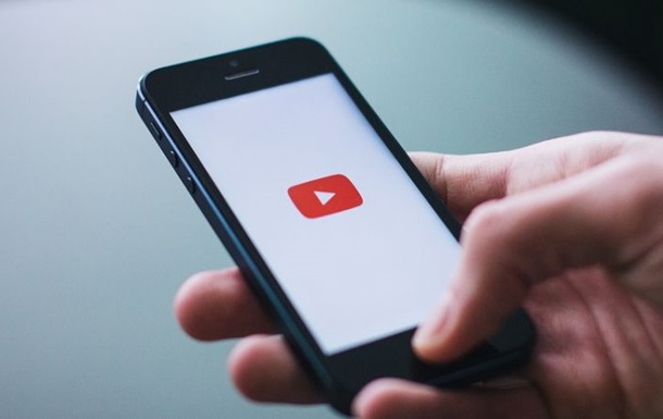 YouTube отключил монетизацию для каналов, которые против вакцинации
