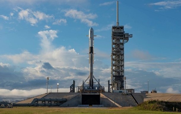 Запуски ракет-носителей Falcon 9 и Союз перенесли